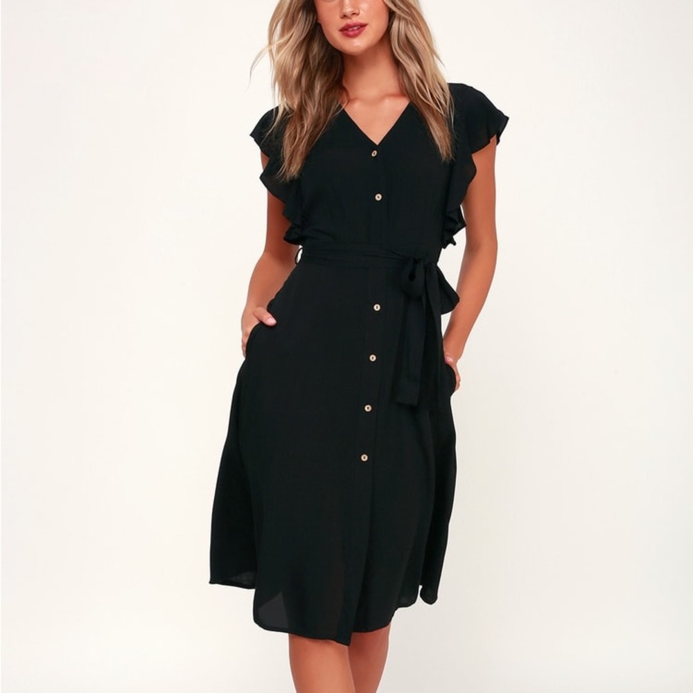 Lulu’s black button front midi dress